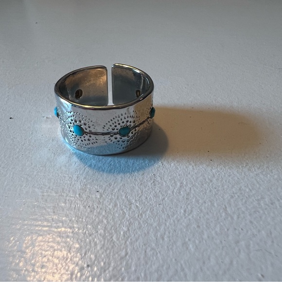 Turquoise/silver ring, Size 4 - Picture 3 of 4